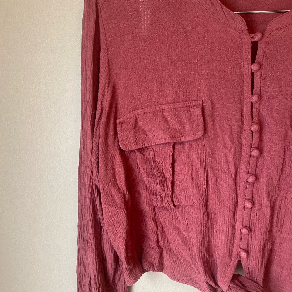 American Eagle Cropped Tie Button Up Blouse - Picture 5 of 10